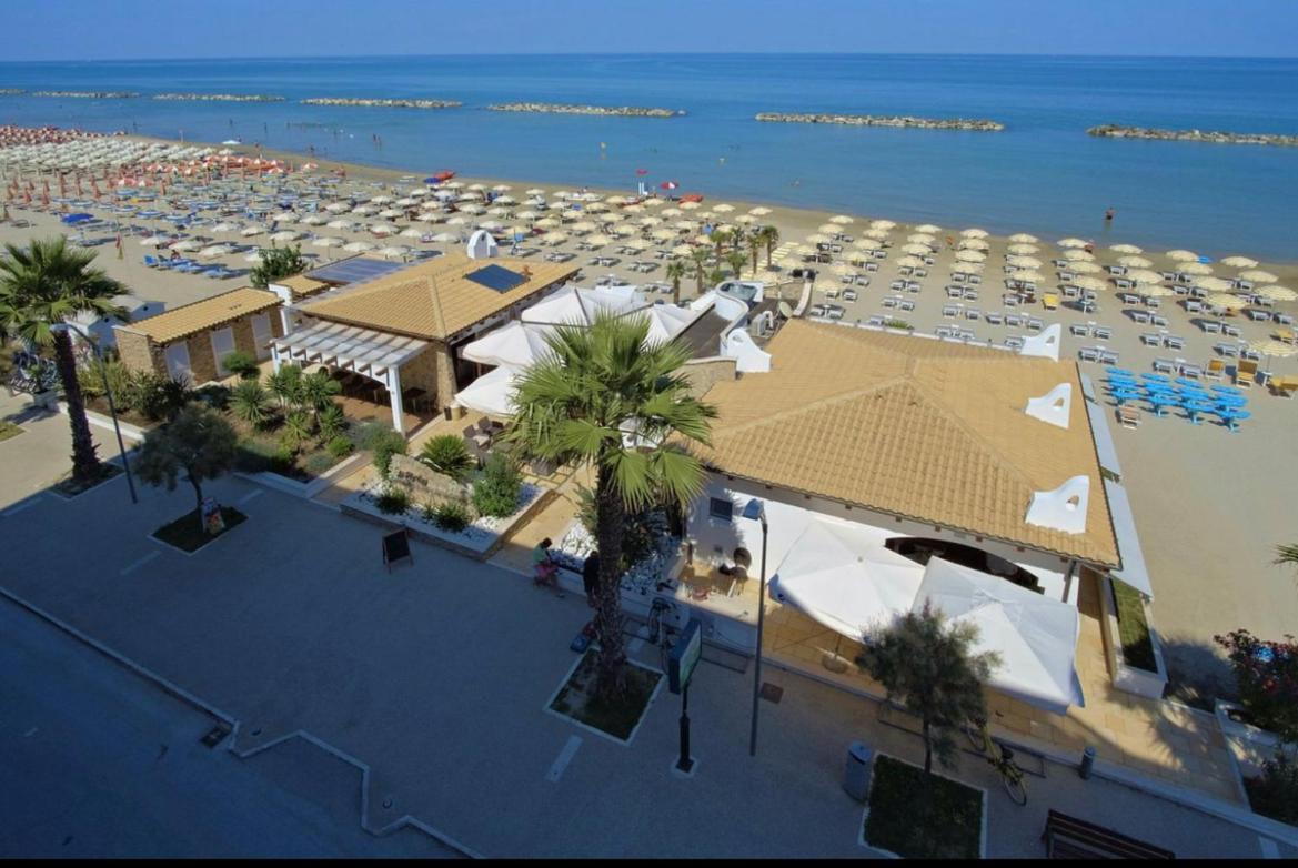 Hotel La Perla Cupra Marittima Luaran gambar