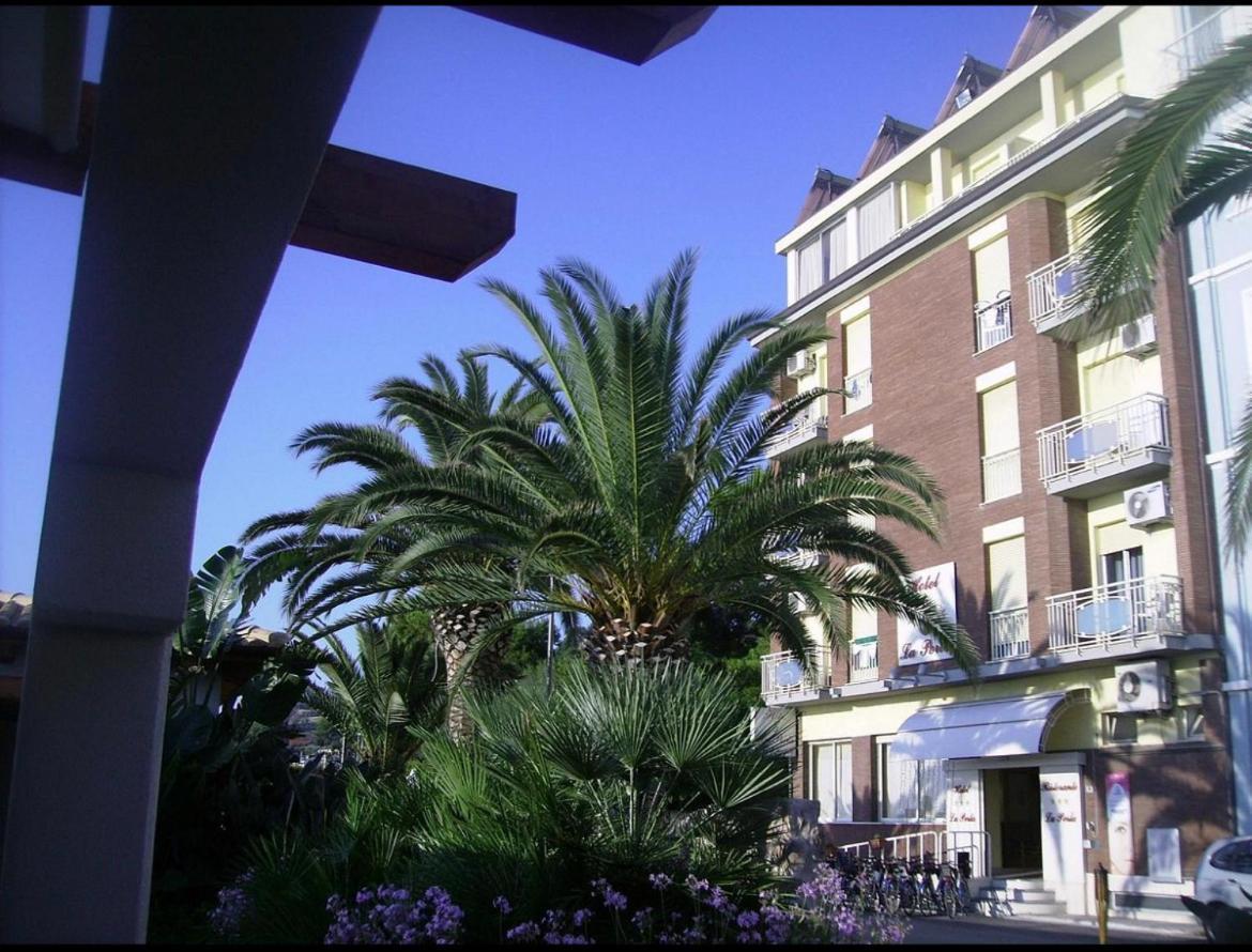 Hotel La Perla Cupra Marittima Luaran gambar