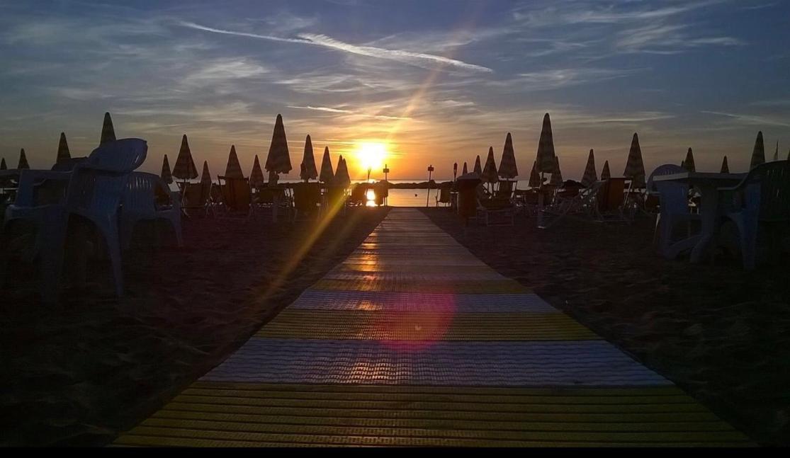 Hotel La Perla Cupra Marittima Luaran gambar