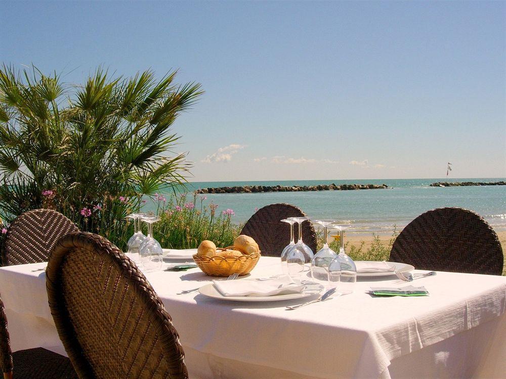 Hotel La Perla Cupra Marittima Luaran gambar