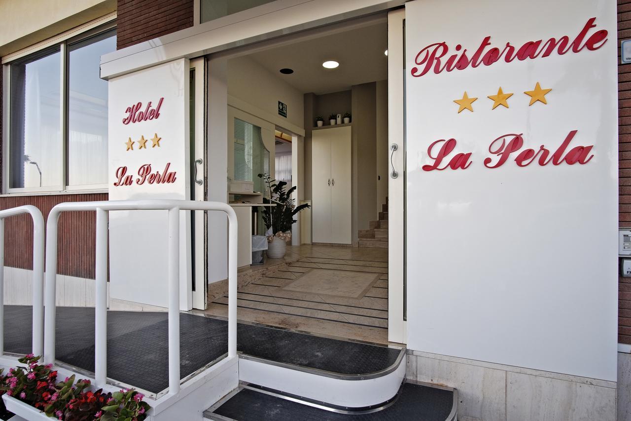 Hotel La Perla Cupra Marittima Luaran gambar
