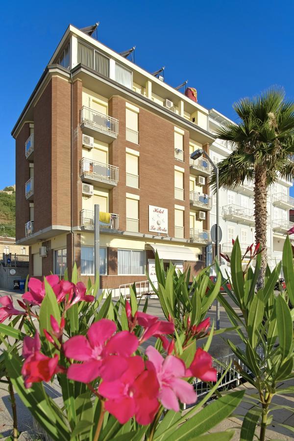 Hotel La Perla Cupra Marittima Luaran gambar