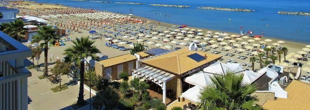 Hotel La Perla Cupra Marittima Luaran gambar